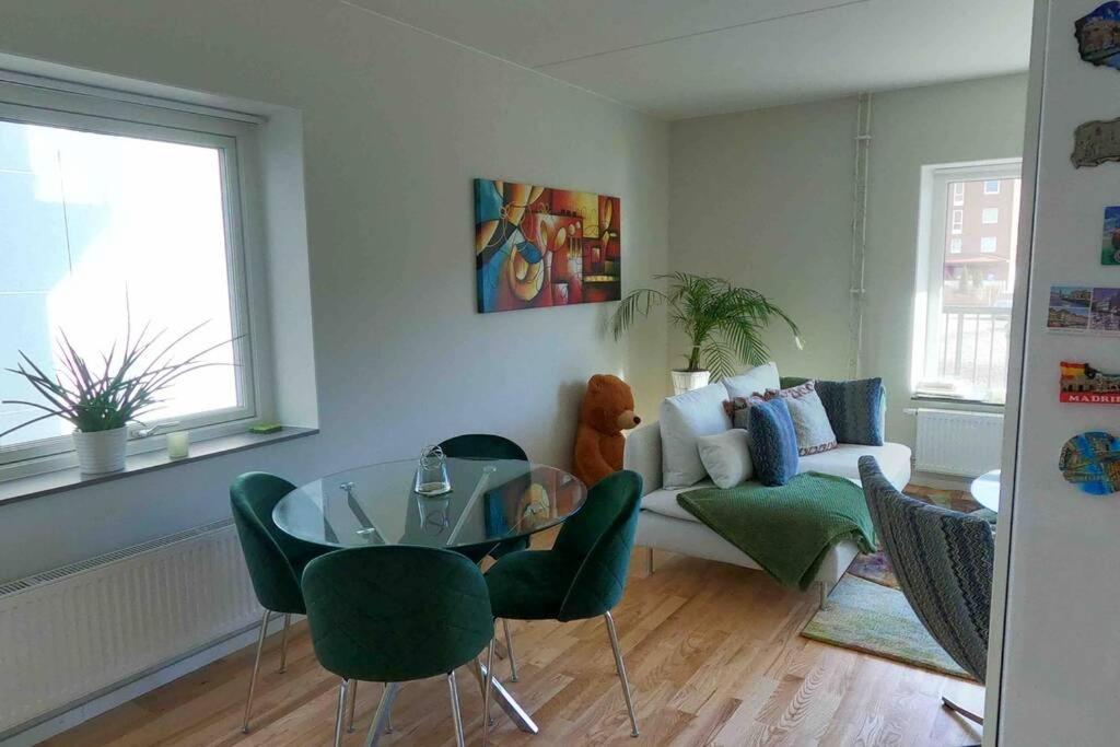 Homestay - Private Room In An Apartment Gotemburgo Exterior foto